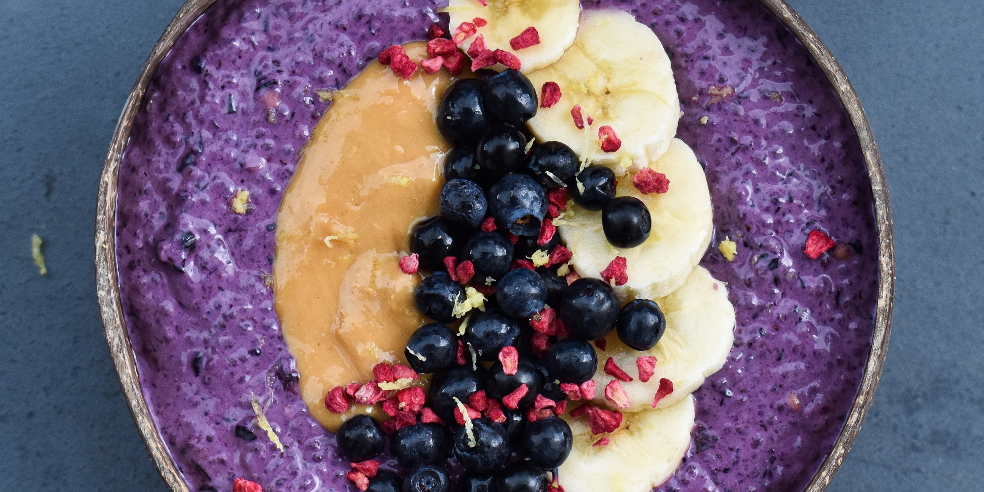 Chiapudding med blåbär och citron